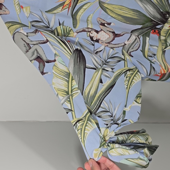 {Ann Taylor} Tropical Leaf Print Blouse in Blue and Green - Size XL - Picture 4 of 12